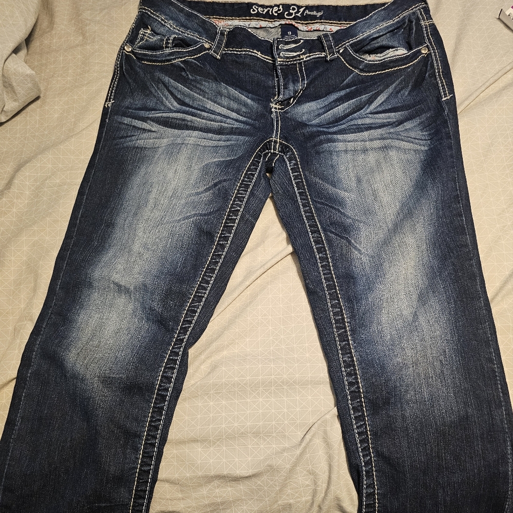 Series 31 amethyst capri